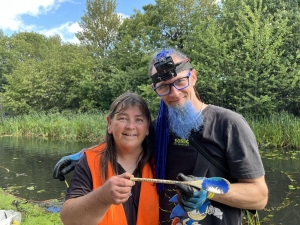 Tracey Howarth Magnet fishing
